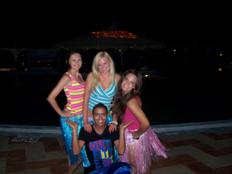 Unser Animationsteam! Jula, Vika, Jana  und Mido! Pensée Royal Garden Beach Resort