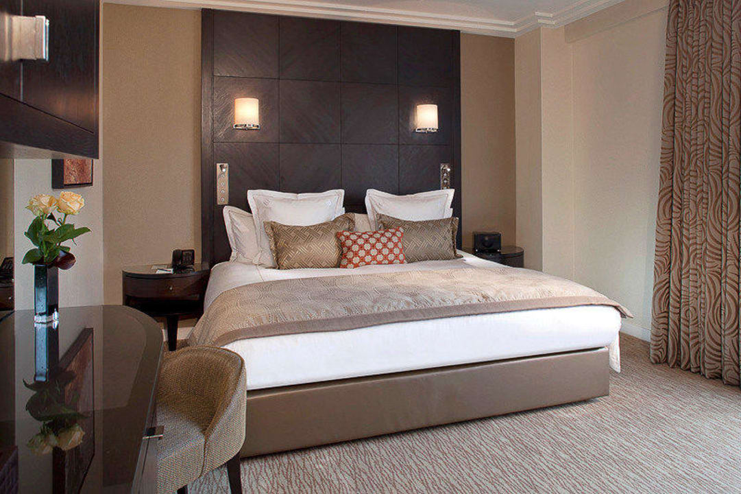 Deluxe Room Bedroom Hotel Jumeirah Carlton Tower