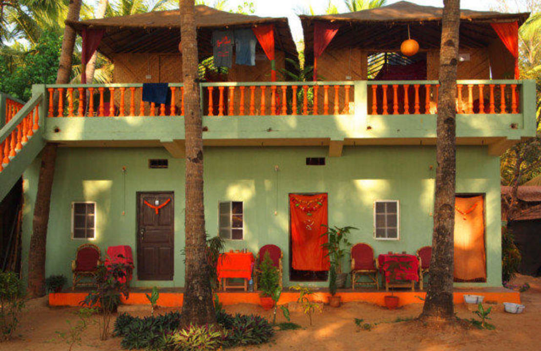 Superior rooftop huts and standard seaside rooms Sonho do Mar