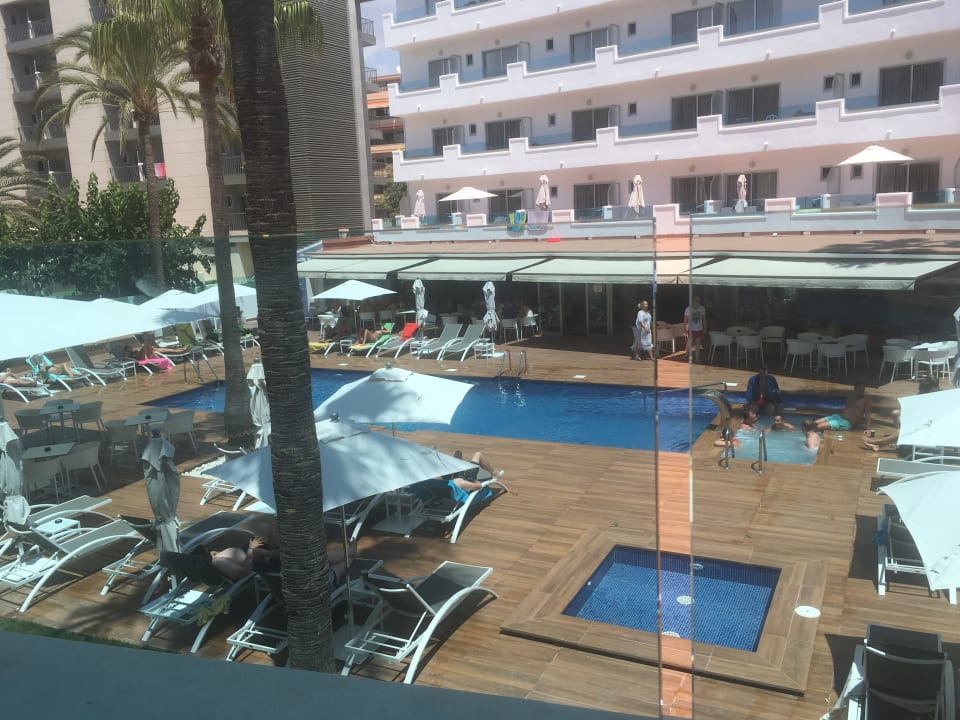 Pool Metropolitan JUKA Playa Aparthotel