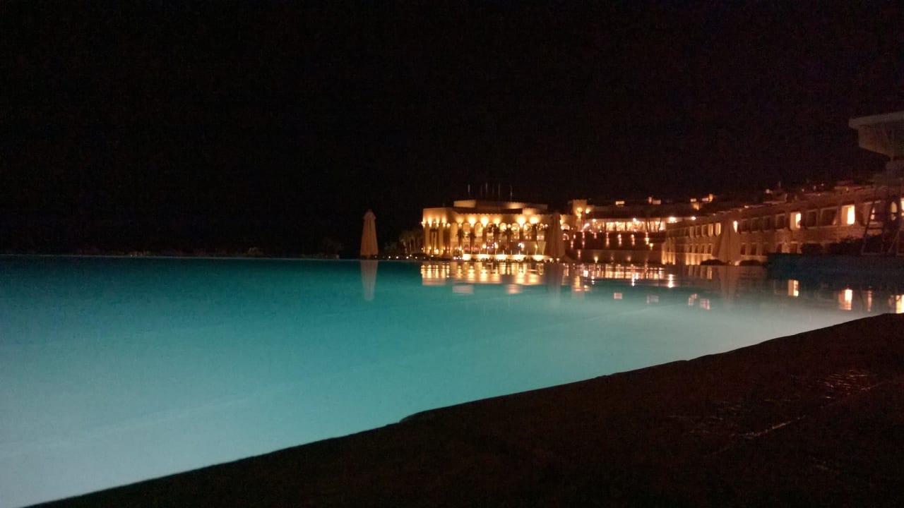 Ночные виды Pickalbatros Citadel Resort