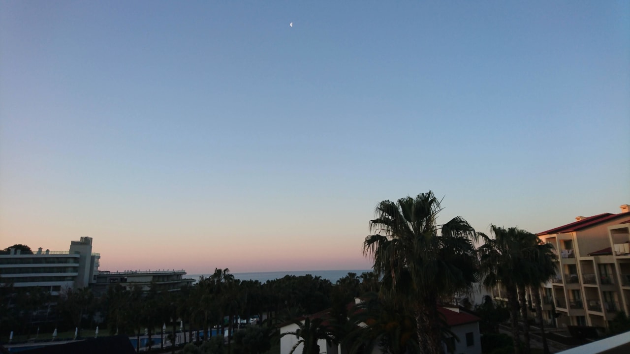 Sonnenaufgang vom Balkon aus  Arum Barut Collection