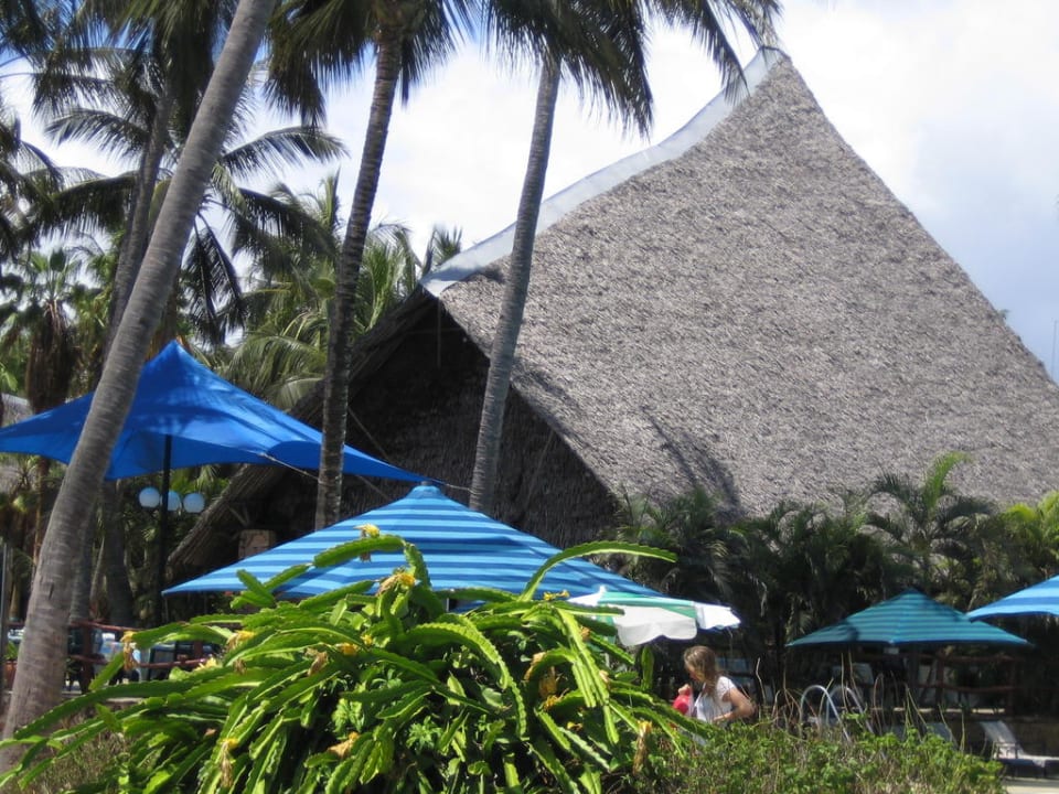Außenanlage Bahari Beach Hotel