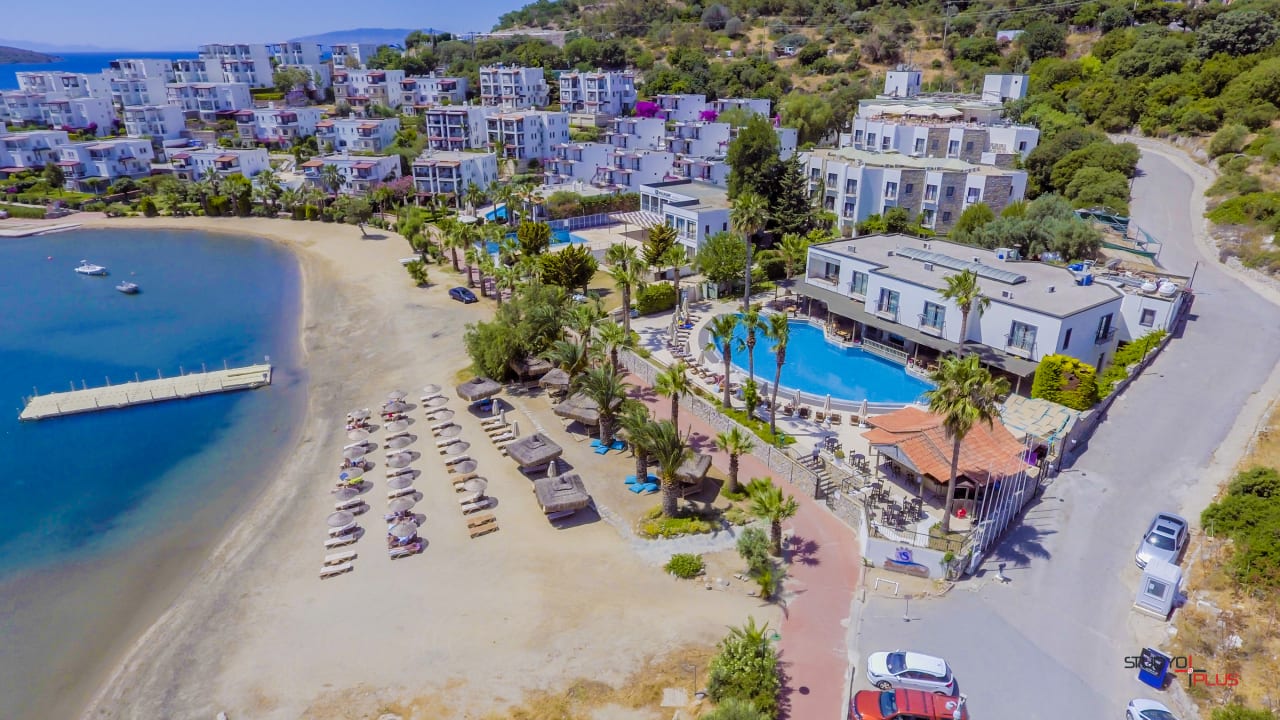 Costa 3s beach hotel 4 бодрум. Битез Бодрум Турция. Пляж Битез Бодрум. Costa 3s Hotel Bodrum. Битез Бич.