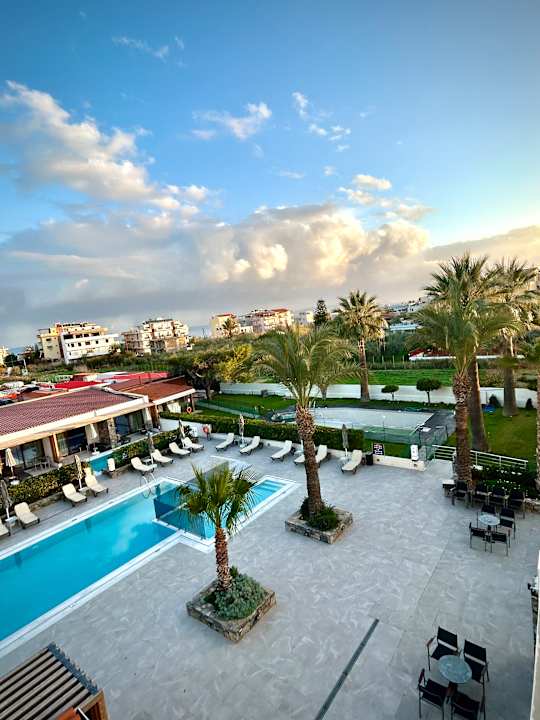 Ausblick Petousis Hotel & Suites