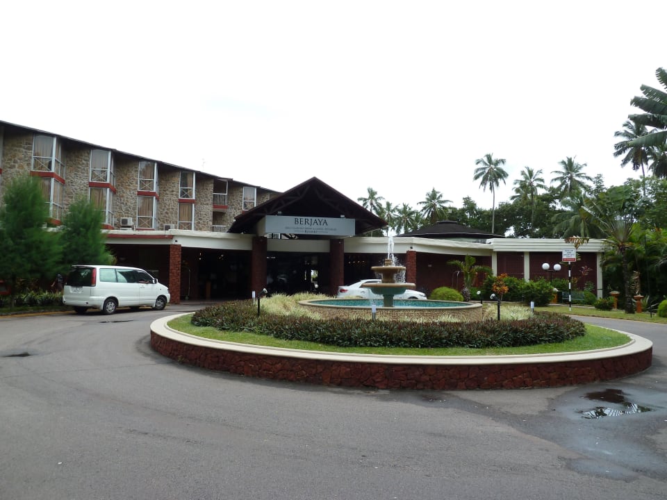 Hoteleingang Berjaya Beau Vallon Bay Resort & Casino