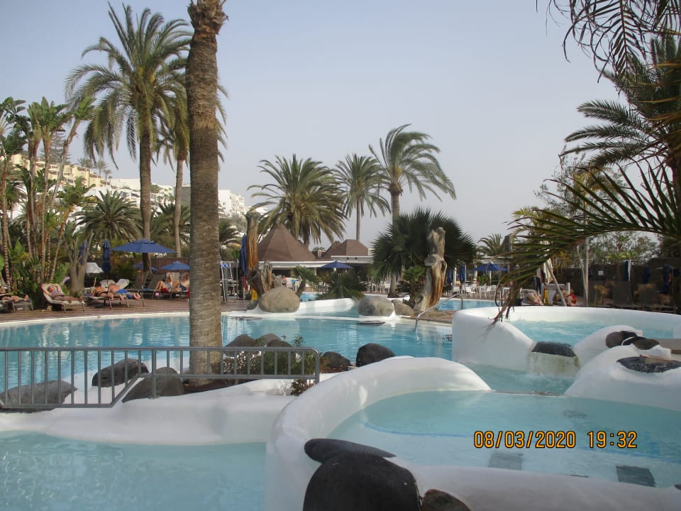 Pool Corallium Beach by Lopesan Hotels - Adults only
