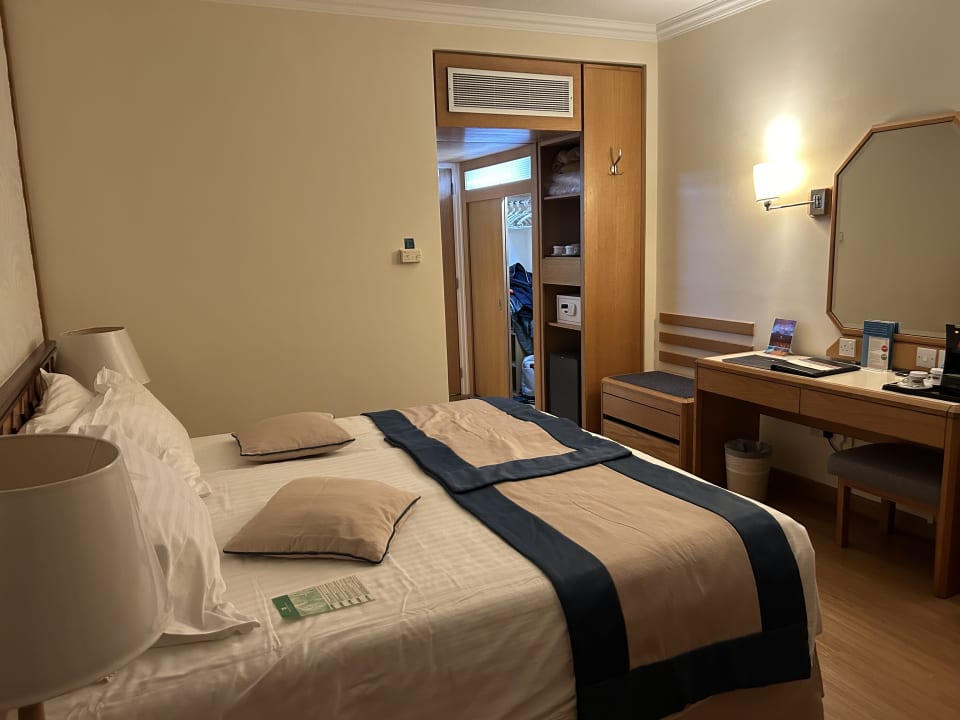 Zimmer Constantinou Bros Athena Royal Beach Hotel