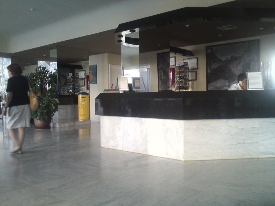 Rezeption allsun Hotel Lucana