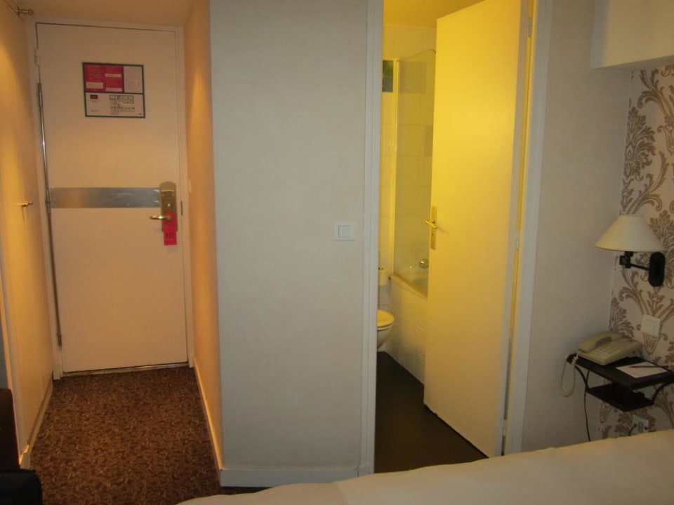 Blick Richtung Tür Hotel Mercure Paris Opera Louvre