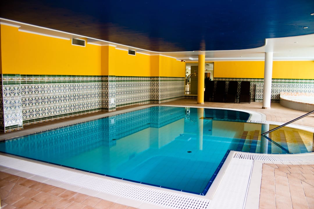 Indoor pool Calimbra Wellness Hotel