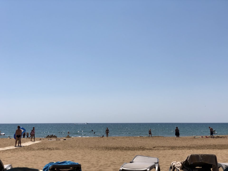 Strand Club Grand Side