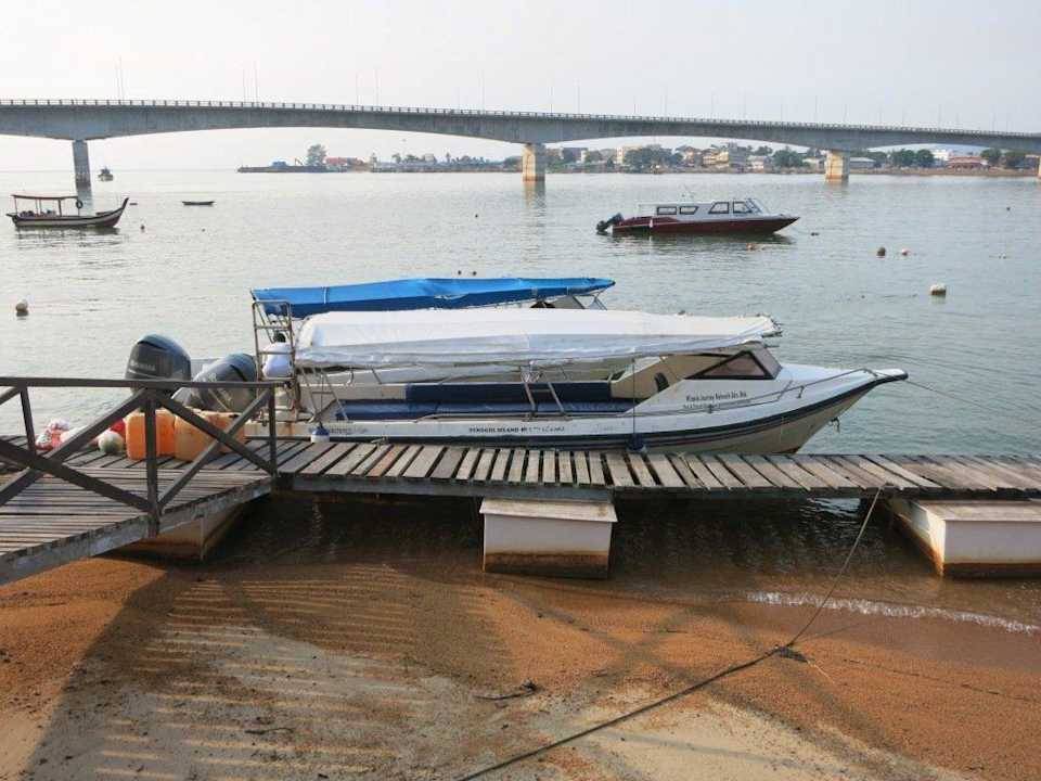 Speedboot für die Überfahrt Tenggol Island Beach Resort