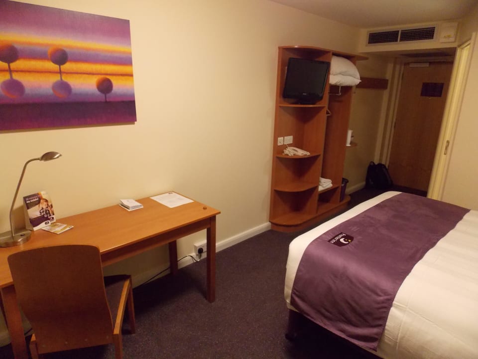 Hotel Premier Inn Manchester Airport Freight Terminal Premier Inn Manchester Airport Runger Lane North