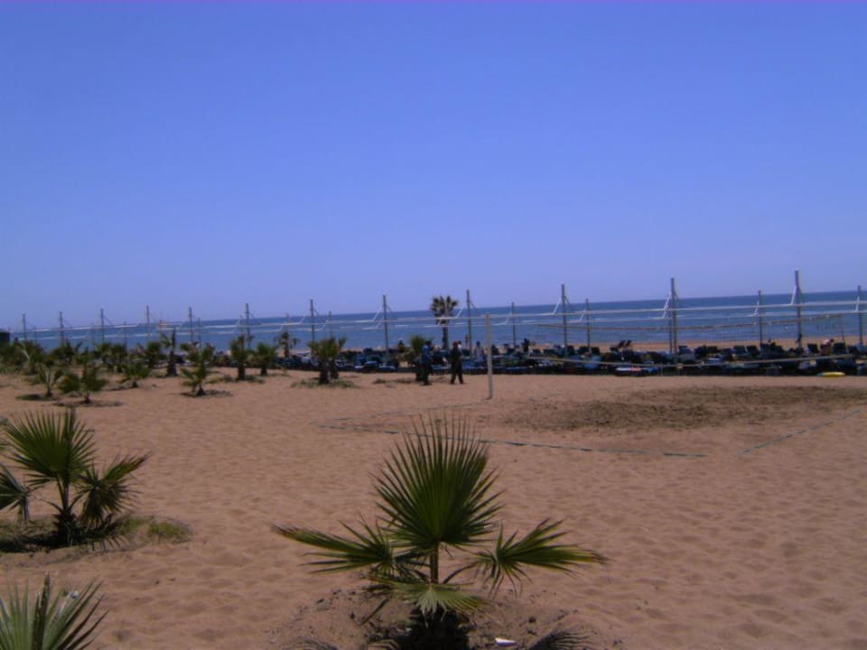 Strand Club Grand Side