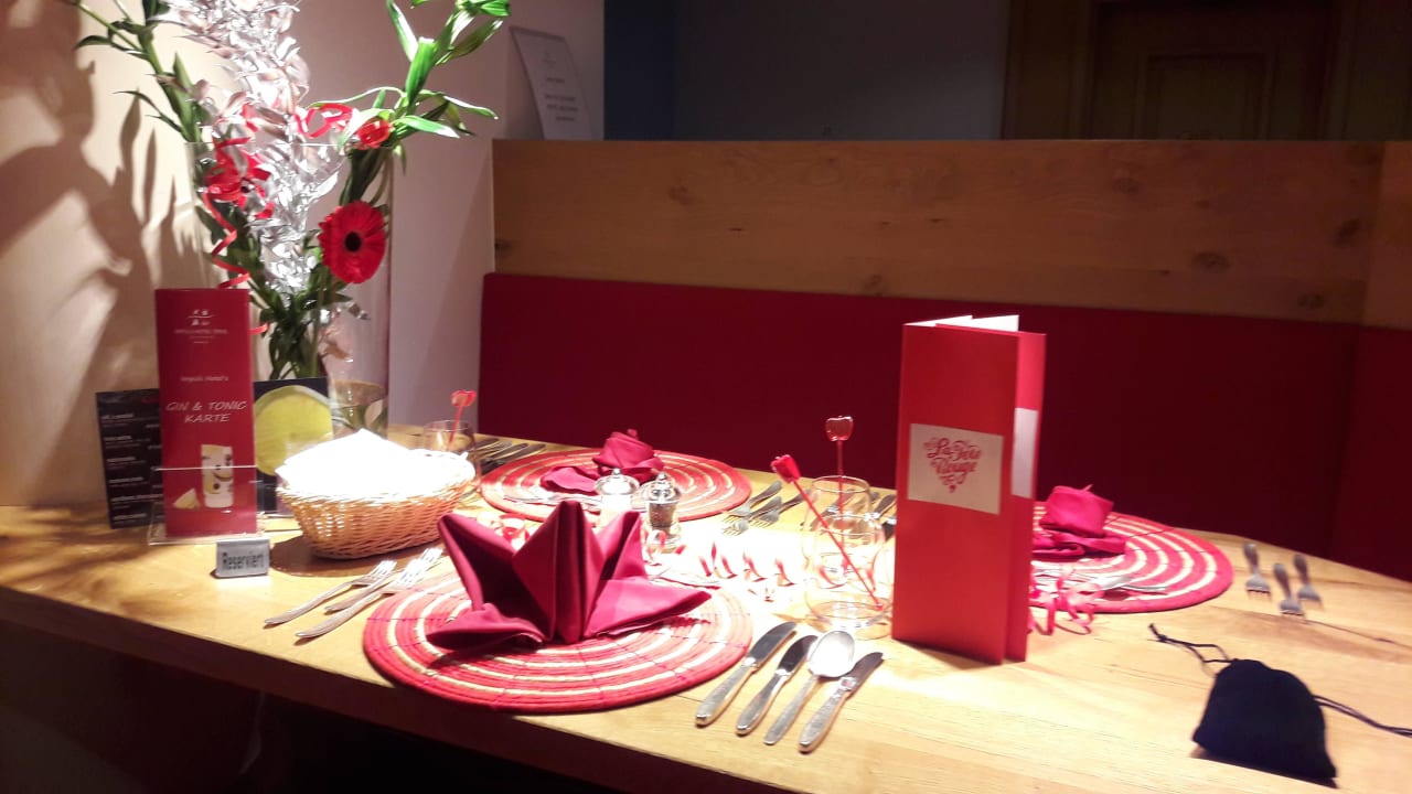 Silvester- Tisch für Hundebesitzer Impuls Hotel Tirol