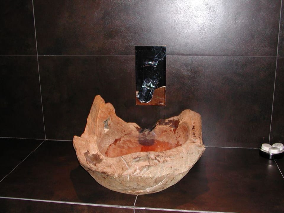 Waschbecken in der Toilettenanlage im Haupthaus The Ixian Grand & All Suites