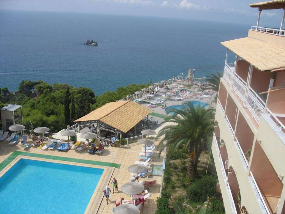 Widok z najwyższego tarasu w hotelu Hotel Ambiente Palace