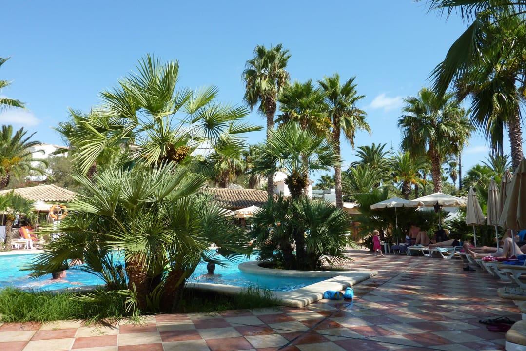 Am kleinen Pool Flipflop Cala Romantica