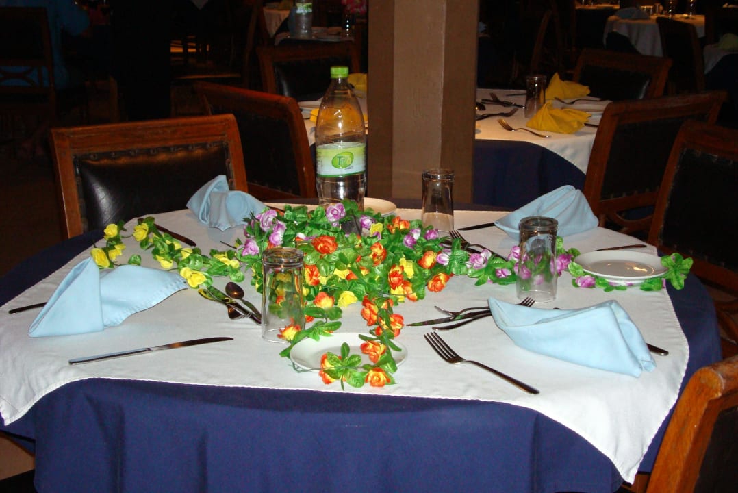 Tisch bei der Abreise Embudu Village