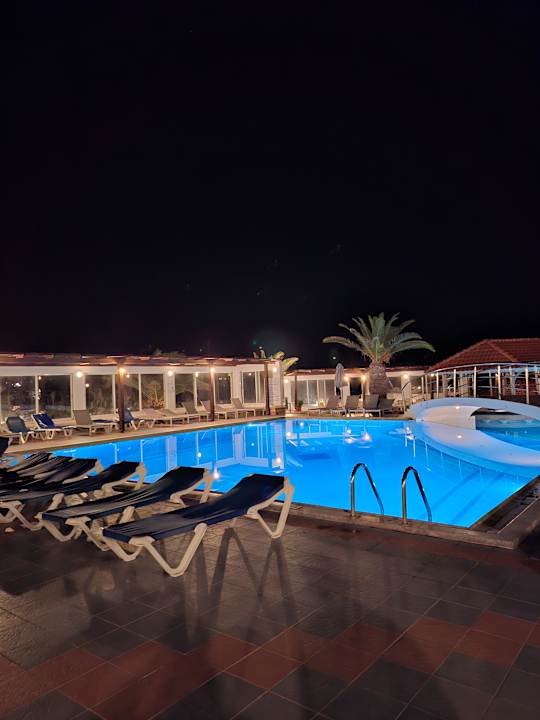 Pool Annabelle Beach Resort