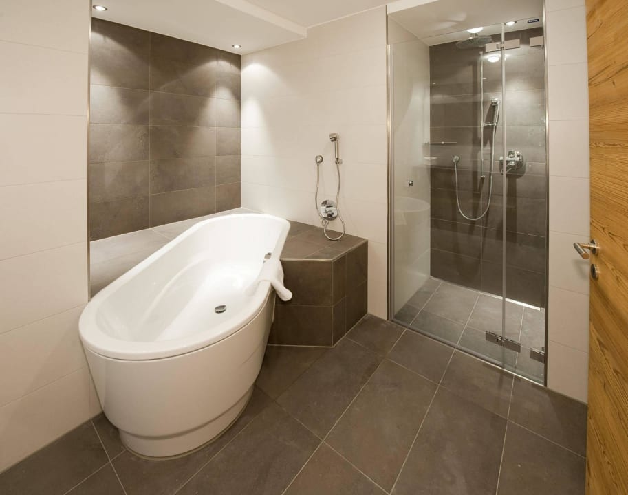 Badezimmer der Junior Suiten Hotel Royal