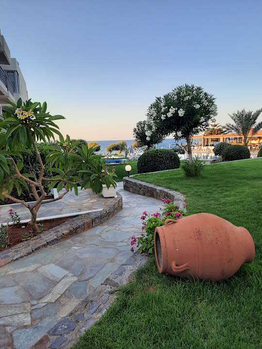 Gartenanlage Hotel Ariadne Beach
