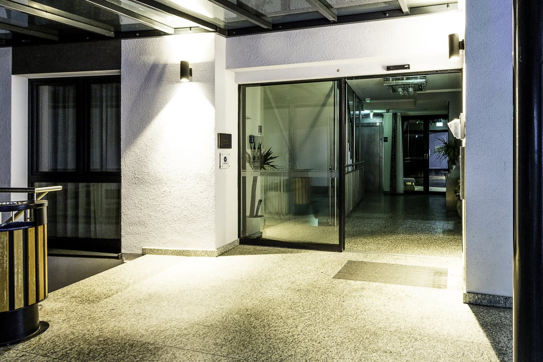 Lobby Naam Hotel & Apartments