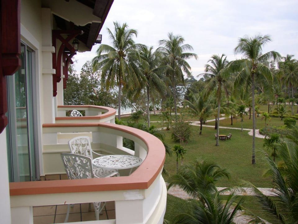 Vom Balkon gesehen mit Park und Meer Hotel Sokha Beach Resort & Spa