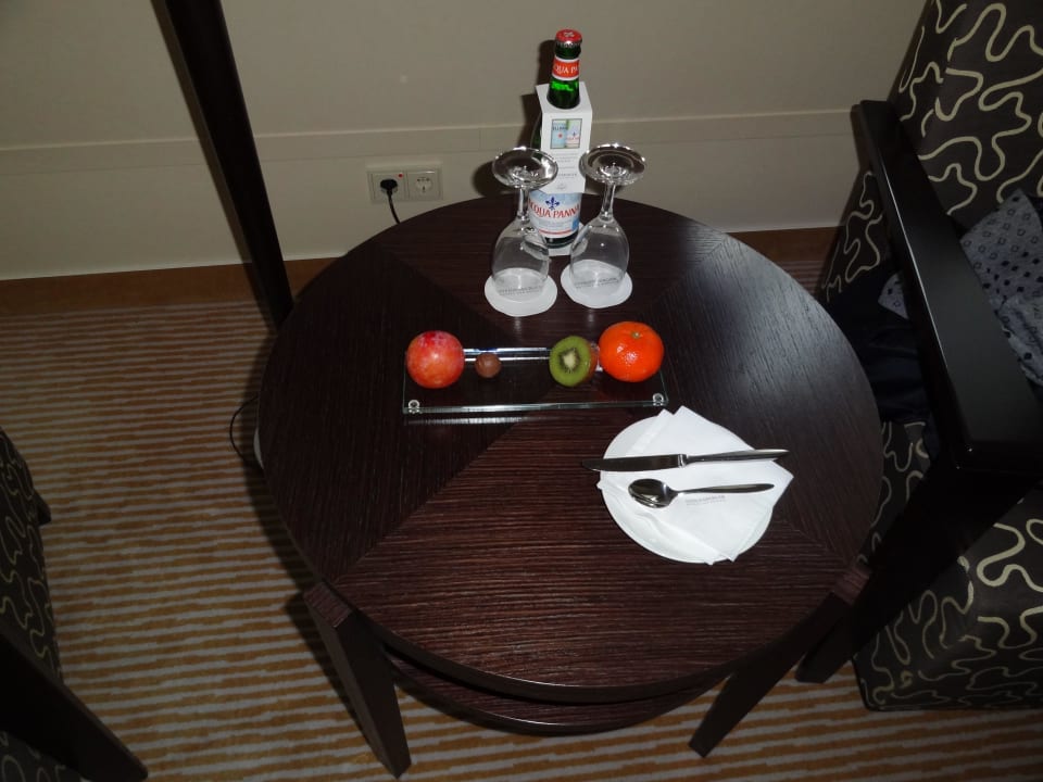 Früchteempfang im Zimmer Steigenberger Hotel de Saxe