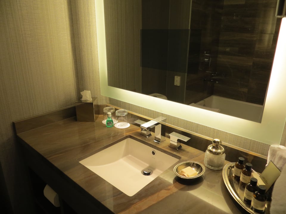 Bad Hotel The Fairmont Waterfront