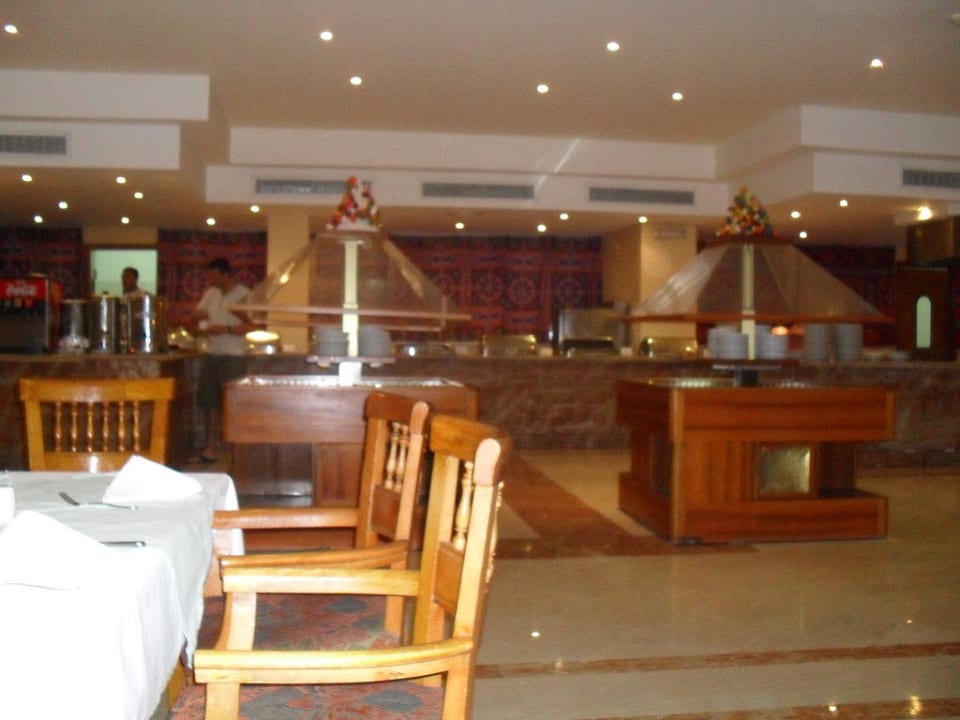 Eins der vielen Restaurants Titanic Beach Spa & Aqua Park