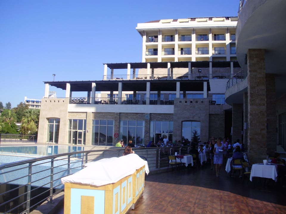 Blick auf die Terrasse Horus Paradise Luxury Resort & Club