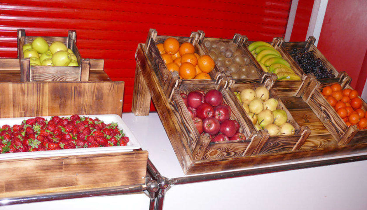 Obststand am Büffet Hotel SU & Aqualand