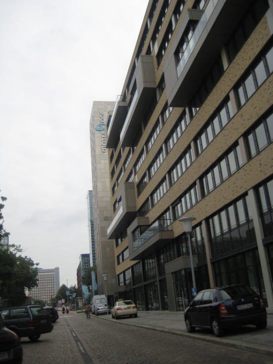 Außenansicht Motel One Hamburg-Alster