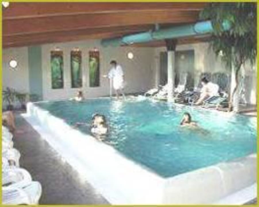 34 Grad warmer Pool 1A Landhotel Schicklberg