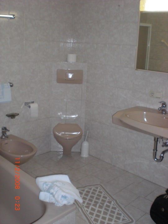 Bad im Appartement Hotel Torgglerhof