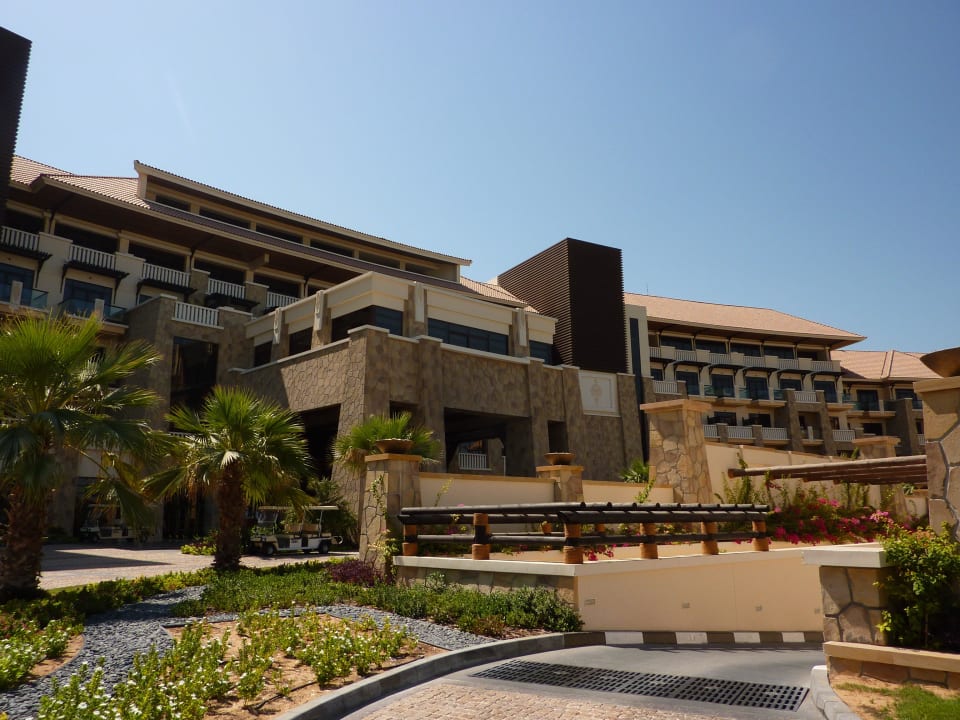 Hoteleingang Sofitel Dubai The Palm Resort & Spa