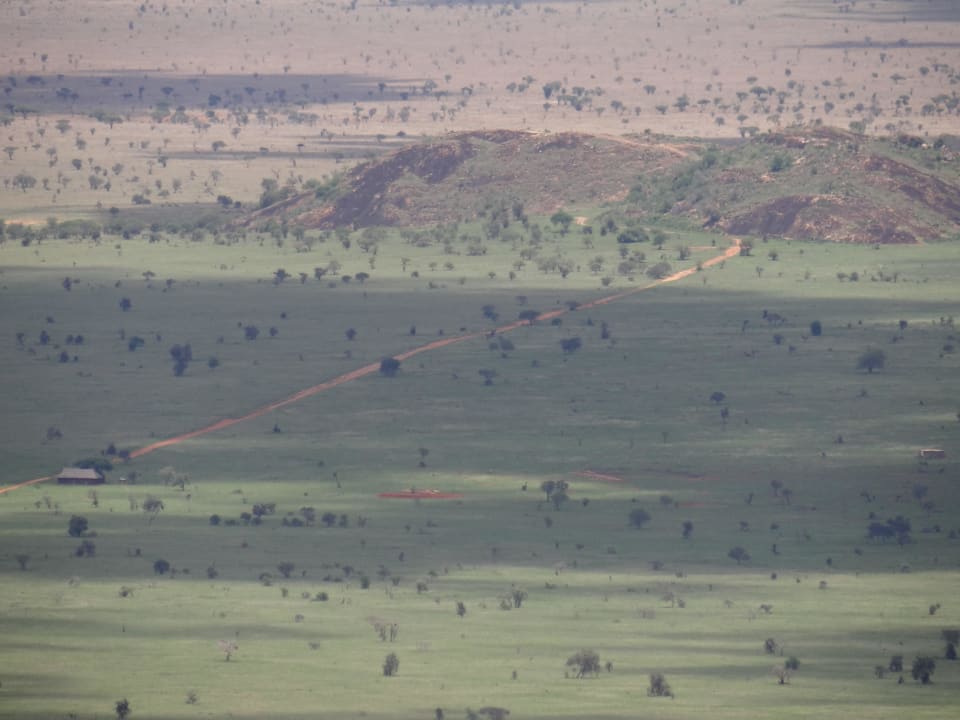 Ausblick Zelt / Lions Rock Lions Bluff Safari Camp