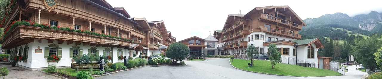 Außenansicht Naturhotel Forsthofgut