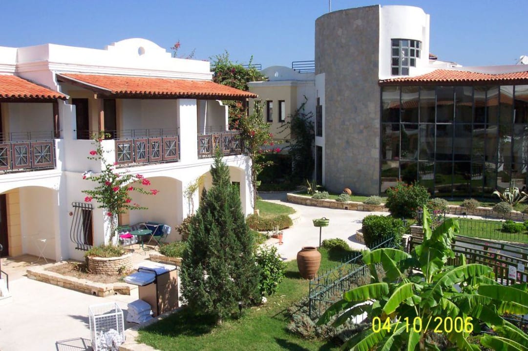 Aussenansicht Zimmer und Lobby Izer Hotel & Beach Club