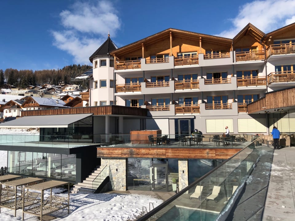 Außenansicht SONNENBERG | Panorama Dolomites Wellbeing