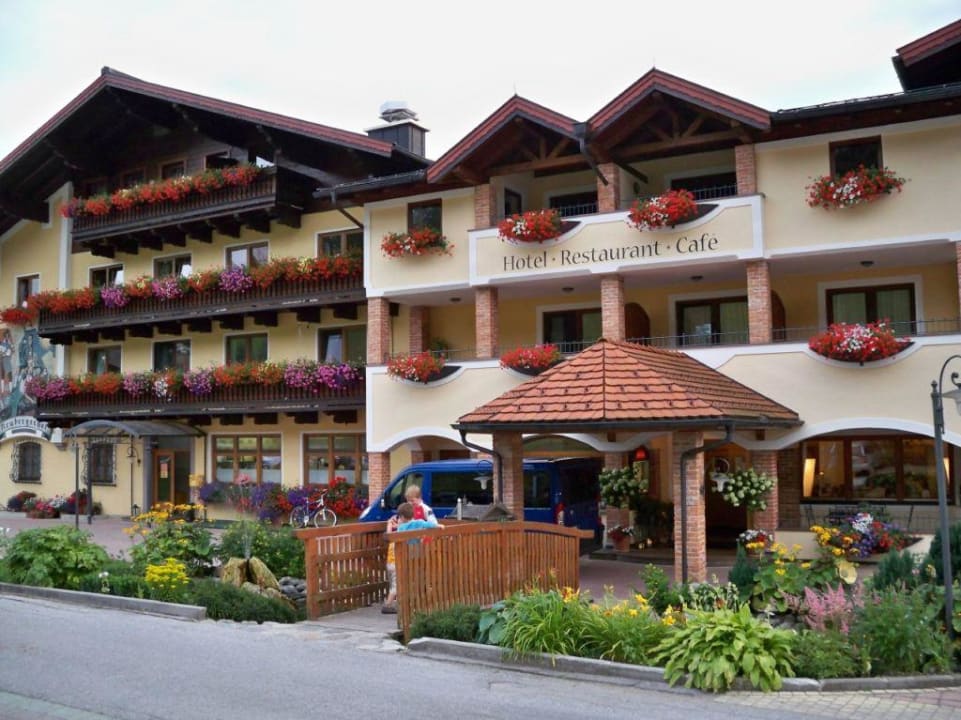 Eingan Hotel Neubergerhof