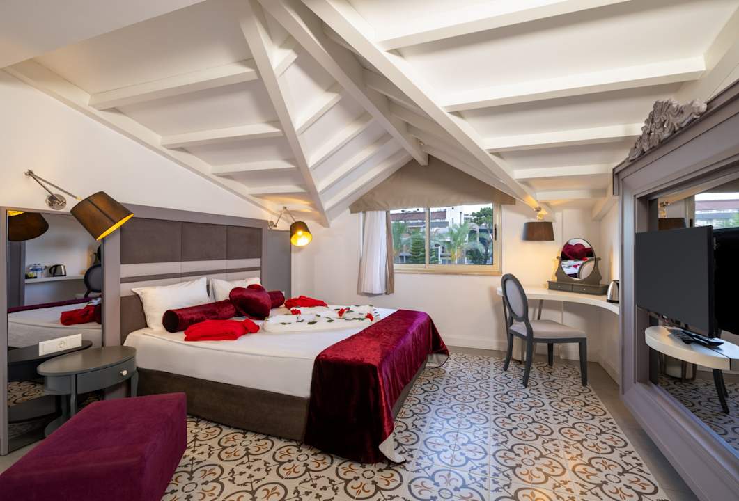 Zimmer Crystal Aura Aqua Collection