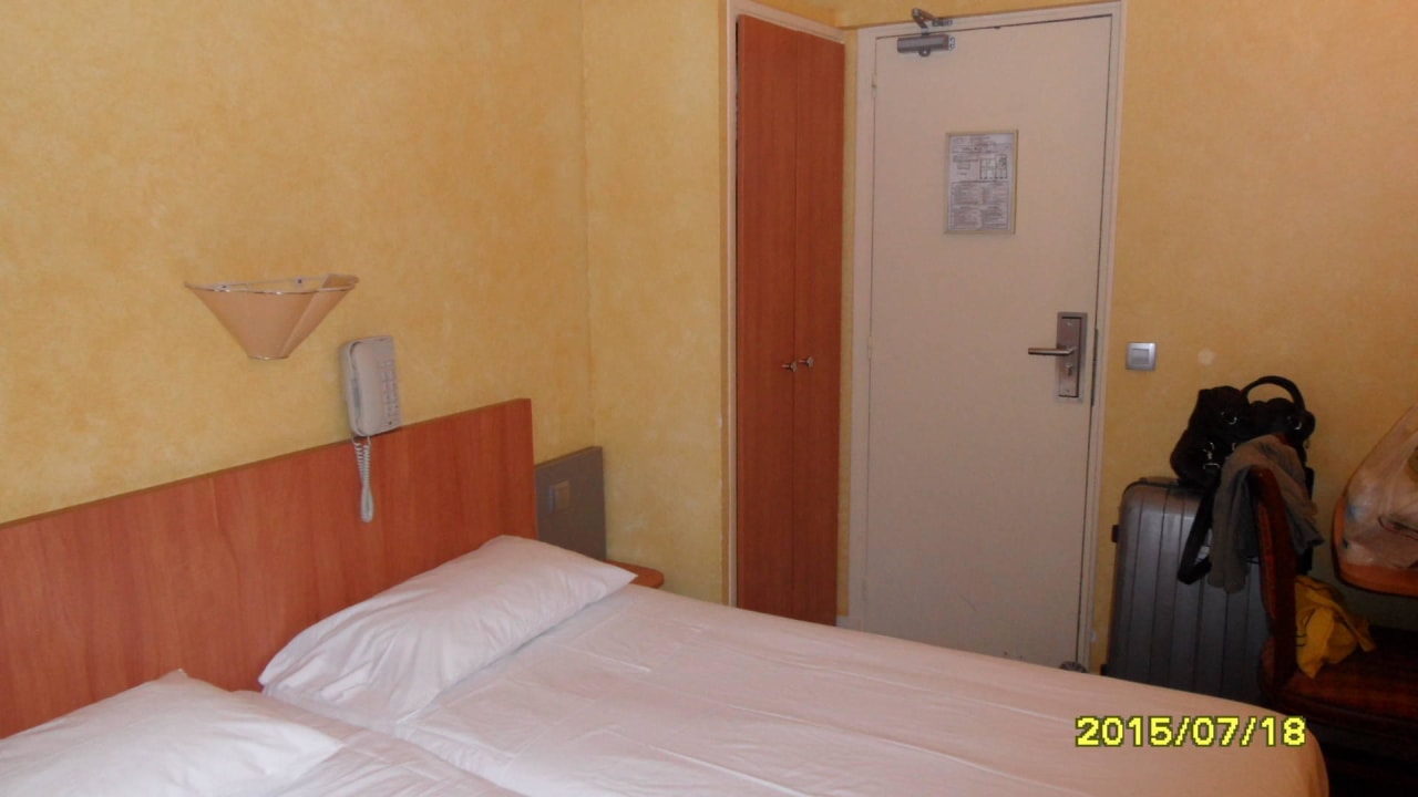 Bett nach Umzug, etas größer Hotel Little