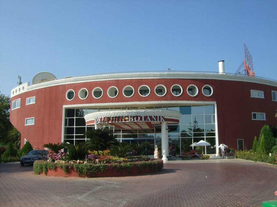 Eingang des Hotels Botanik Hotel & Resort
