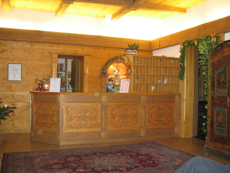 Rezeption Alm- & Wellnesshotel Alpenhof