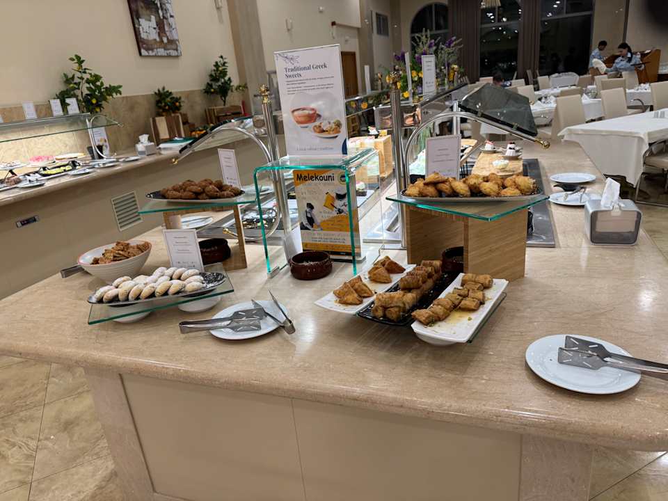 Gastro Atrium Platinum Luxury Resort Hotel & Spa