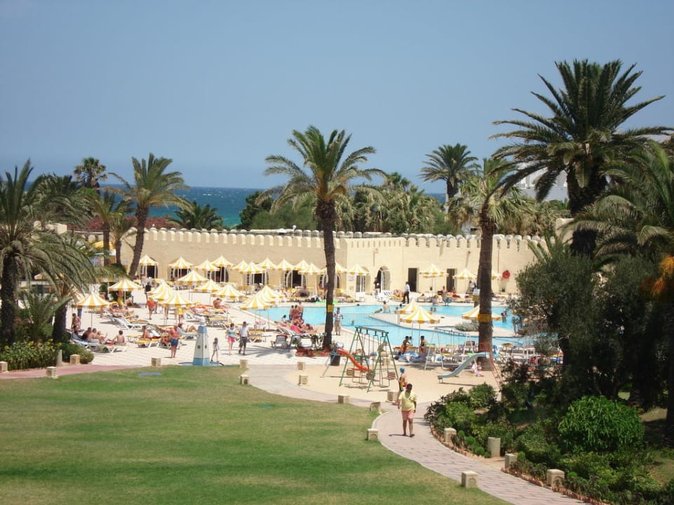 Garten und Pool - sehr gepflegt Hotel JAZ Tour Khalef