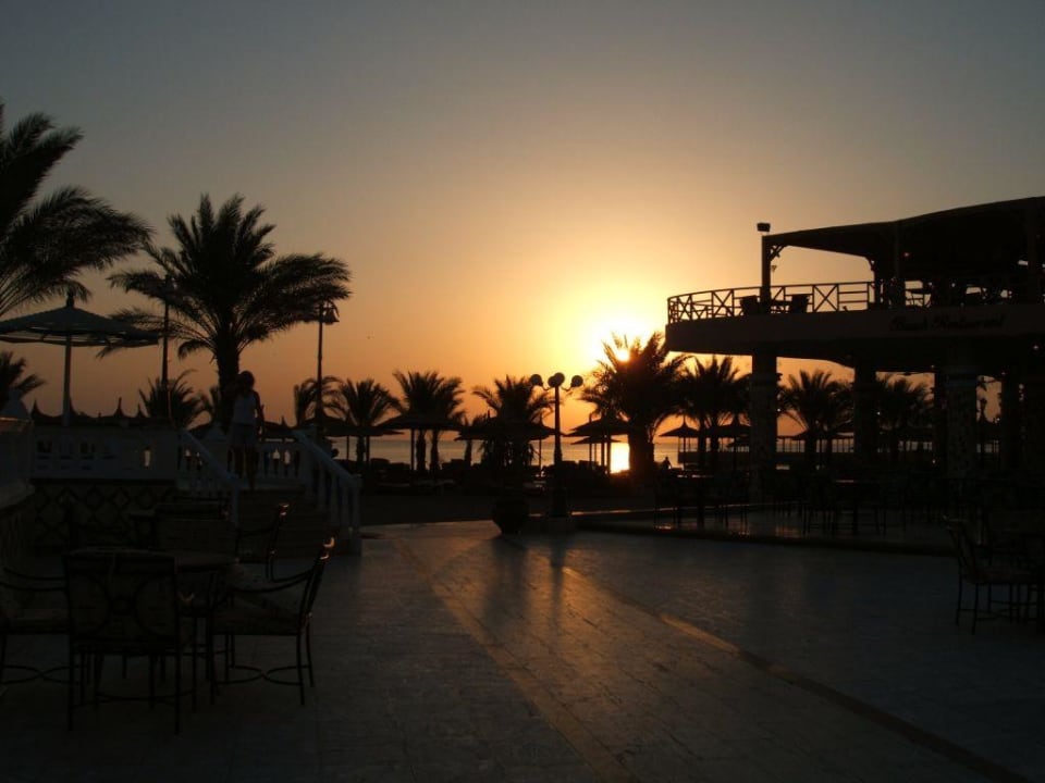 Sonnenaufgang Beach Albatros Resort